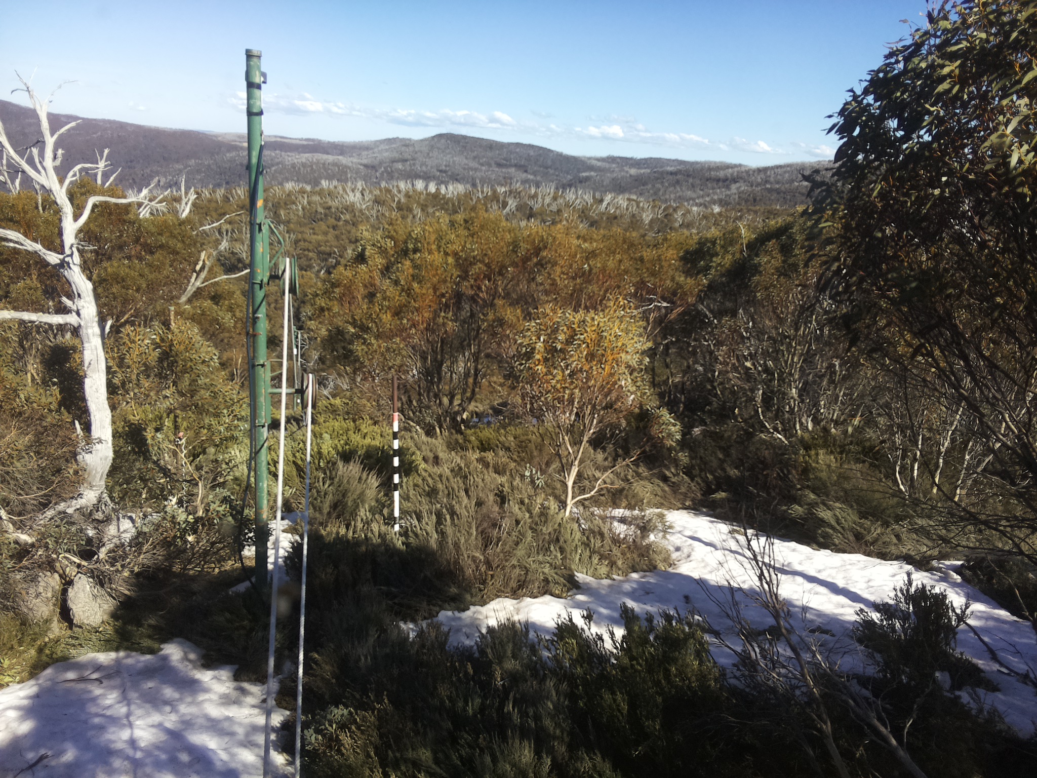 Bogong Web Cam 4:10pm Tuesday 14th of October 2025