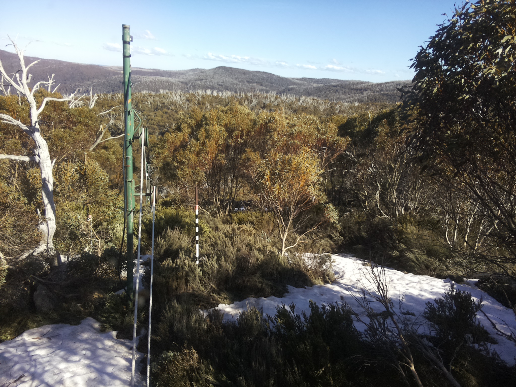 Bogong Web Cam 4:40pm Tuesday 14th of October 2025