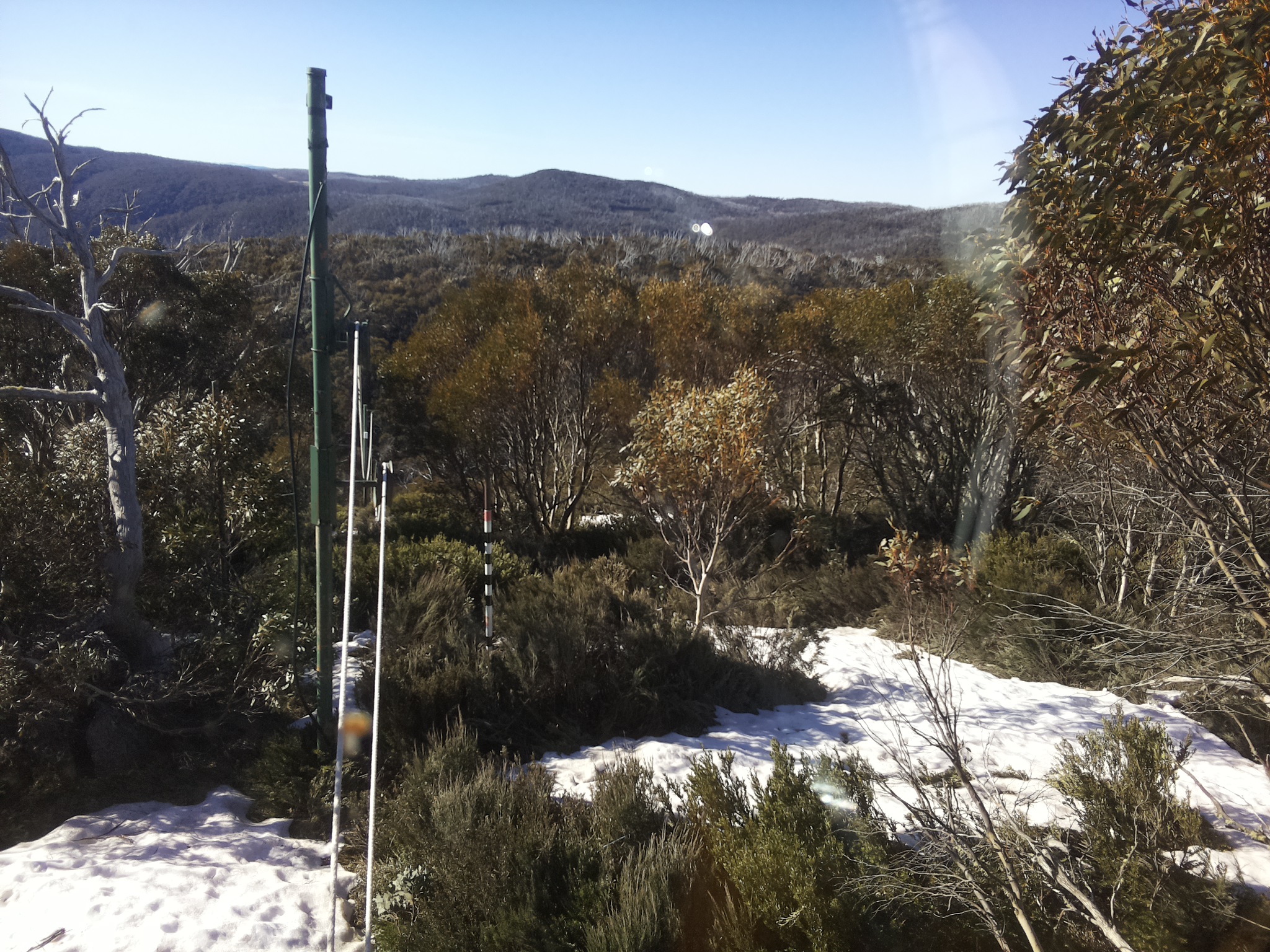 Bogong Web Cam 8:40am Wednesday 15th of October 2025