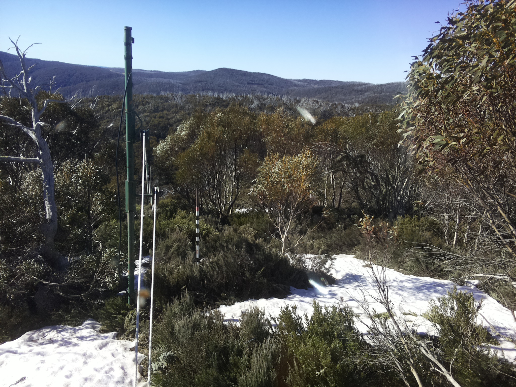 Bogong Web Cam 9:10am Wednesday 15th of October 2025