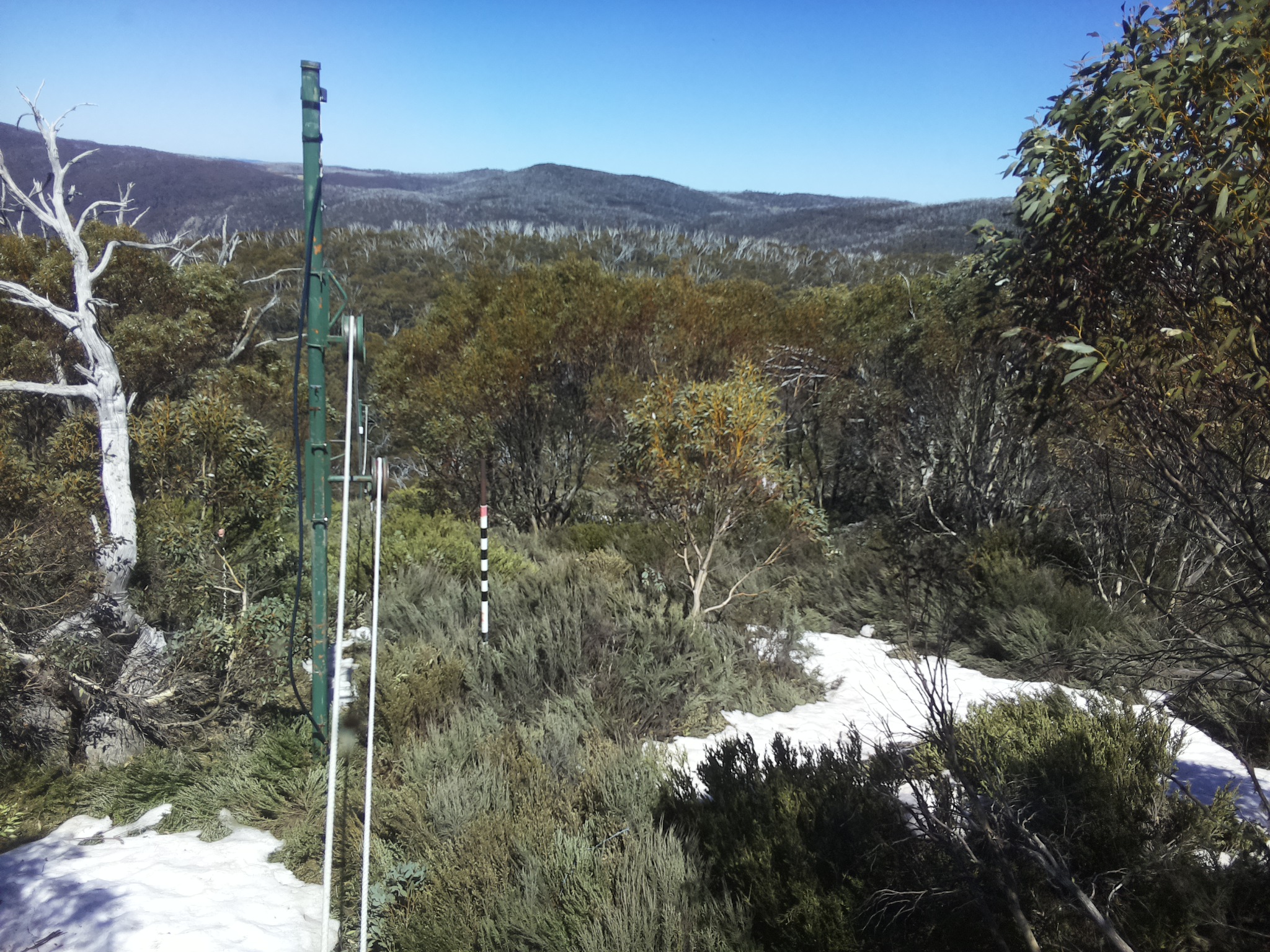 Bogong Web Cam 2:10pm Wednesday 15th of October 2025