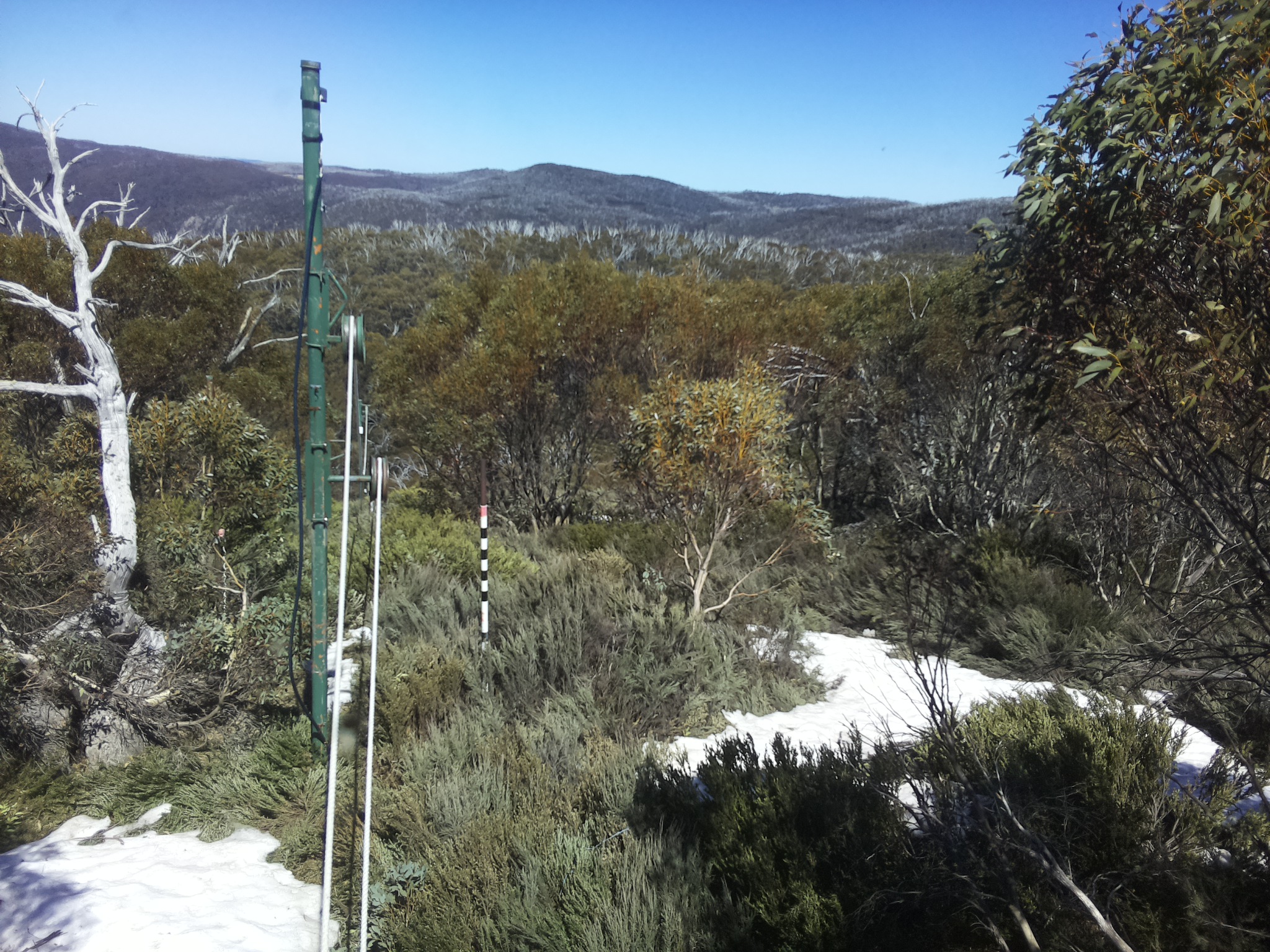 Bogong Web Cam 2:20pm Wednesday 15th of October 2025
