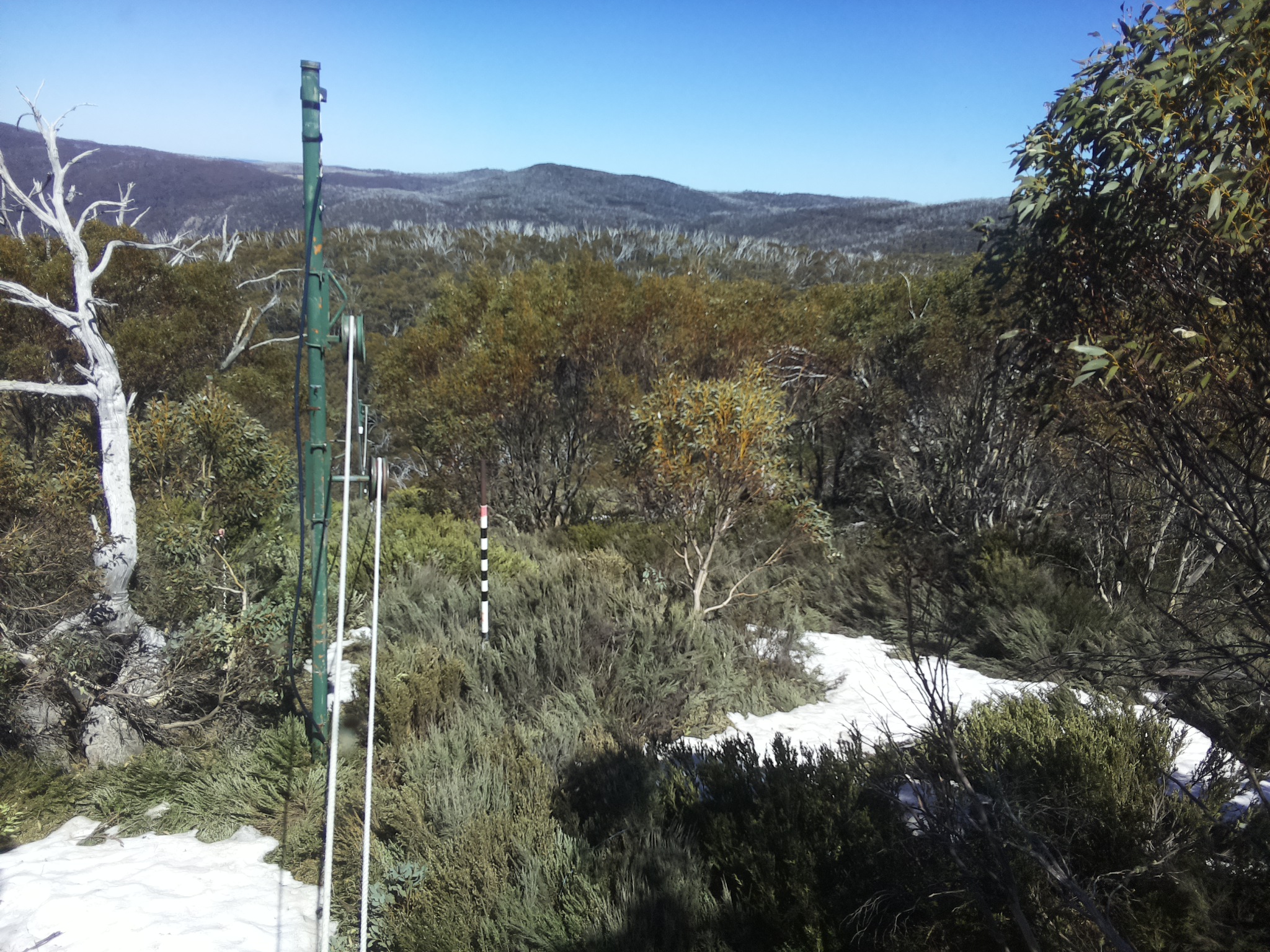 Bogong Web Cam 2:40pm Wednesday 15th of October 2025