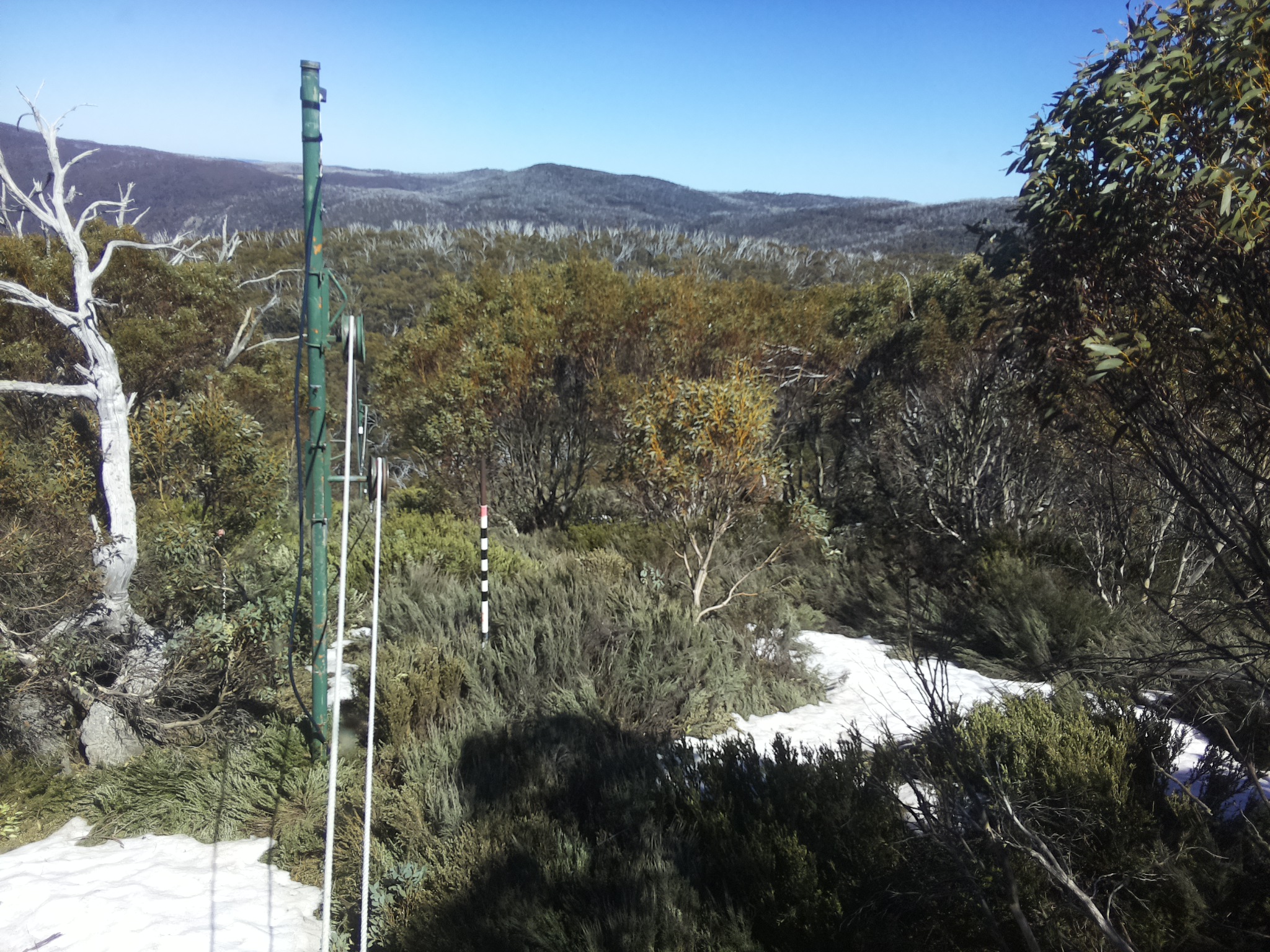 Bogong Web Cam 3:10pm Wednesday 15th of October 2025