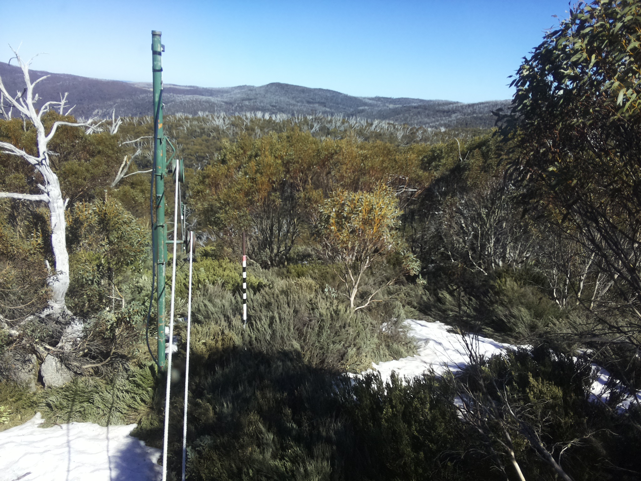 Bogong Web Cam 3:40pm Wednesday 15th of October 2025