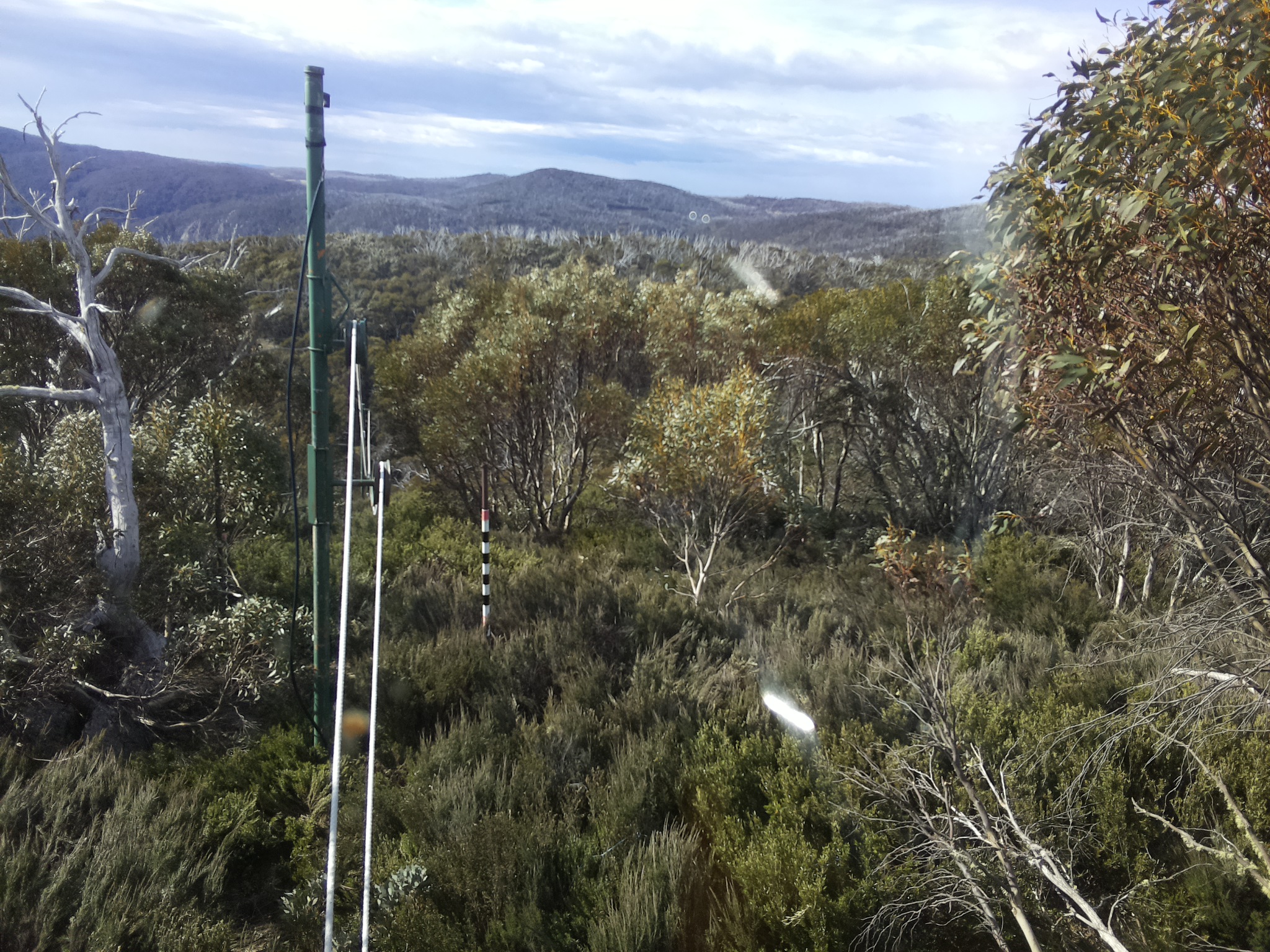 Bogong Web Cam 9:10am Monday 20th of October 2025