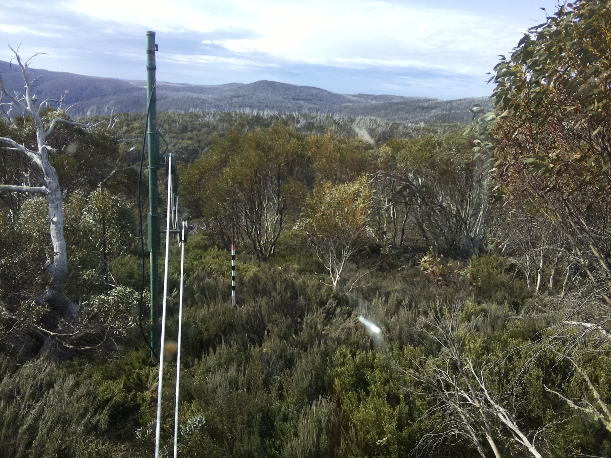 Bogong Web Cam 9:20am Monday 20th of October 2025