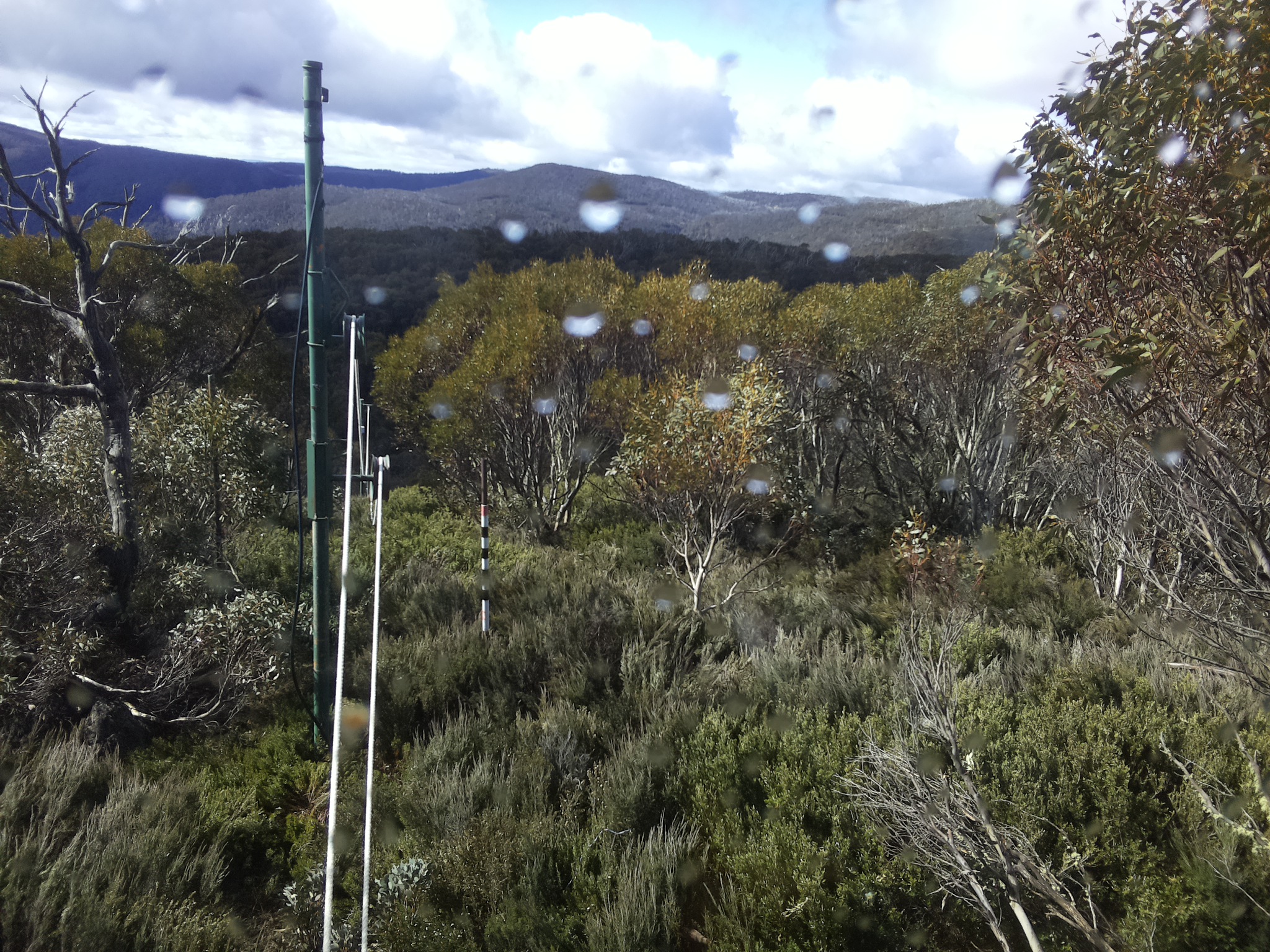 Bogong Web Cam 9:50am Monday 27th of October 2025