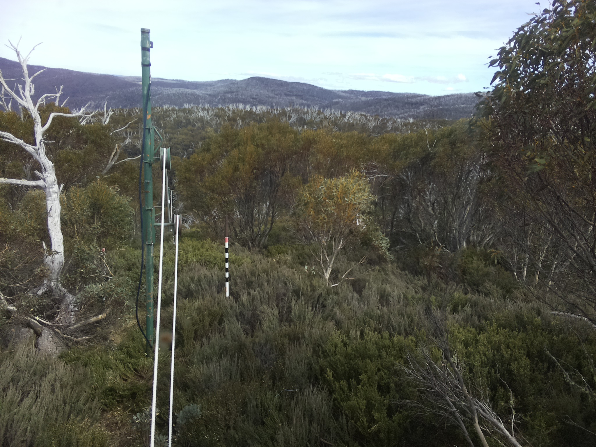 Bogong Web Cam 3:40pm Tuesday 28th of October 2025