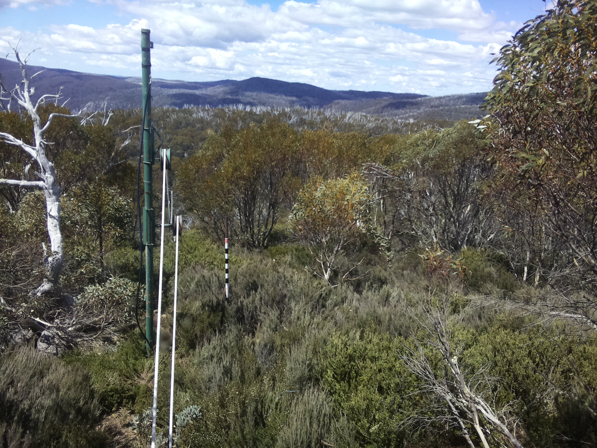 Bogong Web Cam 12:00pm Thursday 30th of October 2025
